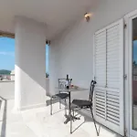 Luxury Overlooking The Split