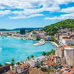 Luxury Overlooking The Split