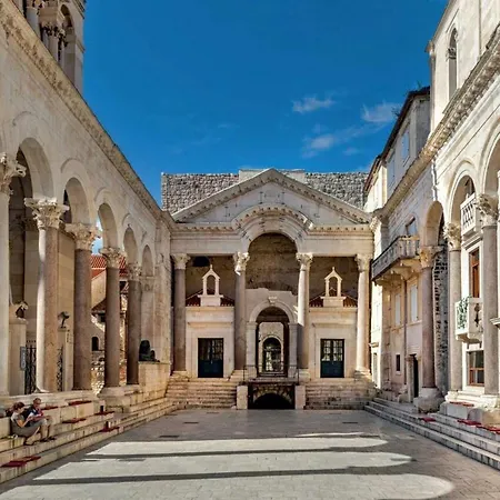 Luxury Overlooking The Apartmán Split