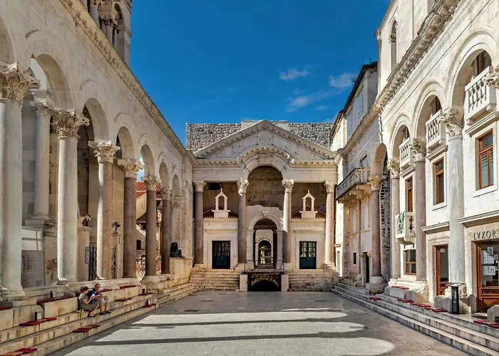 Luxury Overlooking The Apartamento Split