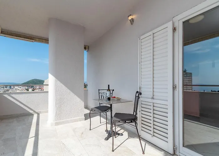 Luxury Overlooking The Split