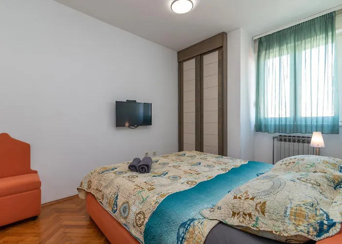 Luxury Overlooking The Split