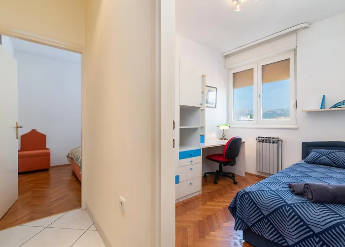 Apartamento Luxury Overlooking The *