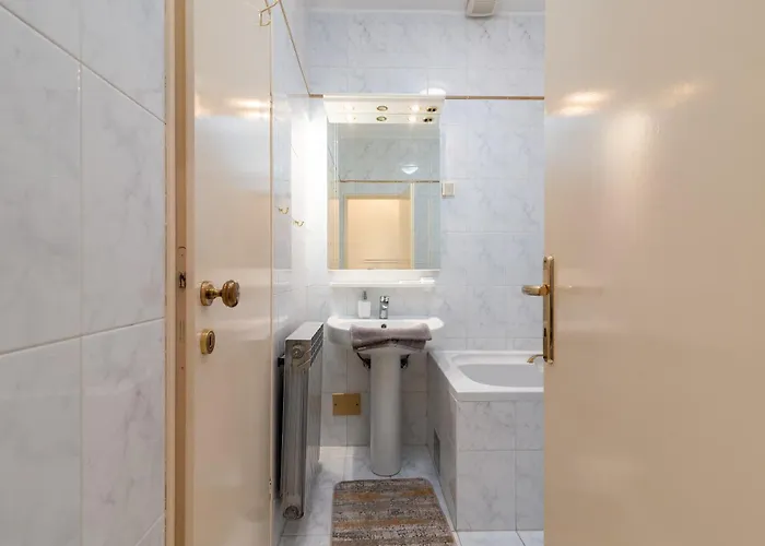 Apartamento Luxury Overlooking The *