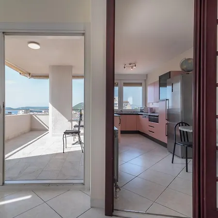 Luxury Overlooking The شقة سبليت