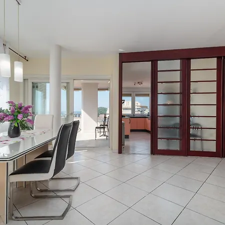 Apartment Luxury Overlooking The Split