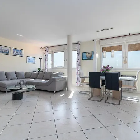 Apartment Luxury Overlooking The Split