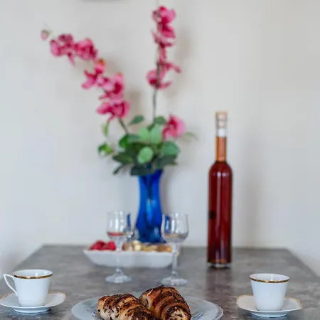 Luxury Overlooking The شقة